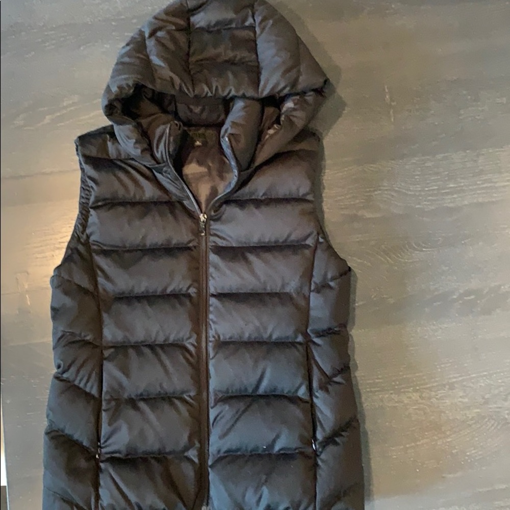 Uniqlo hooded down vest